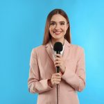 ニュースキャスターとは?畑氏のような女性の場合